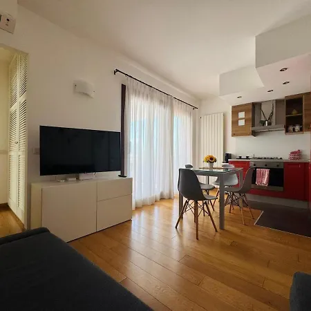 Sunflower Center Апартаменти *