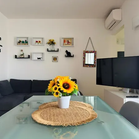 Апартаменти Sunflower Center *