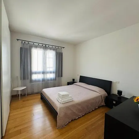 Sunflower Center Апартаменти Ольбія